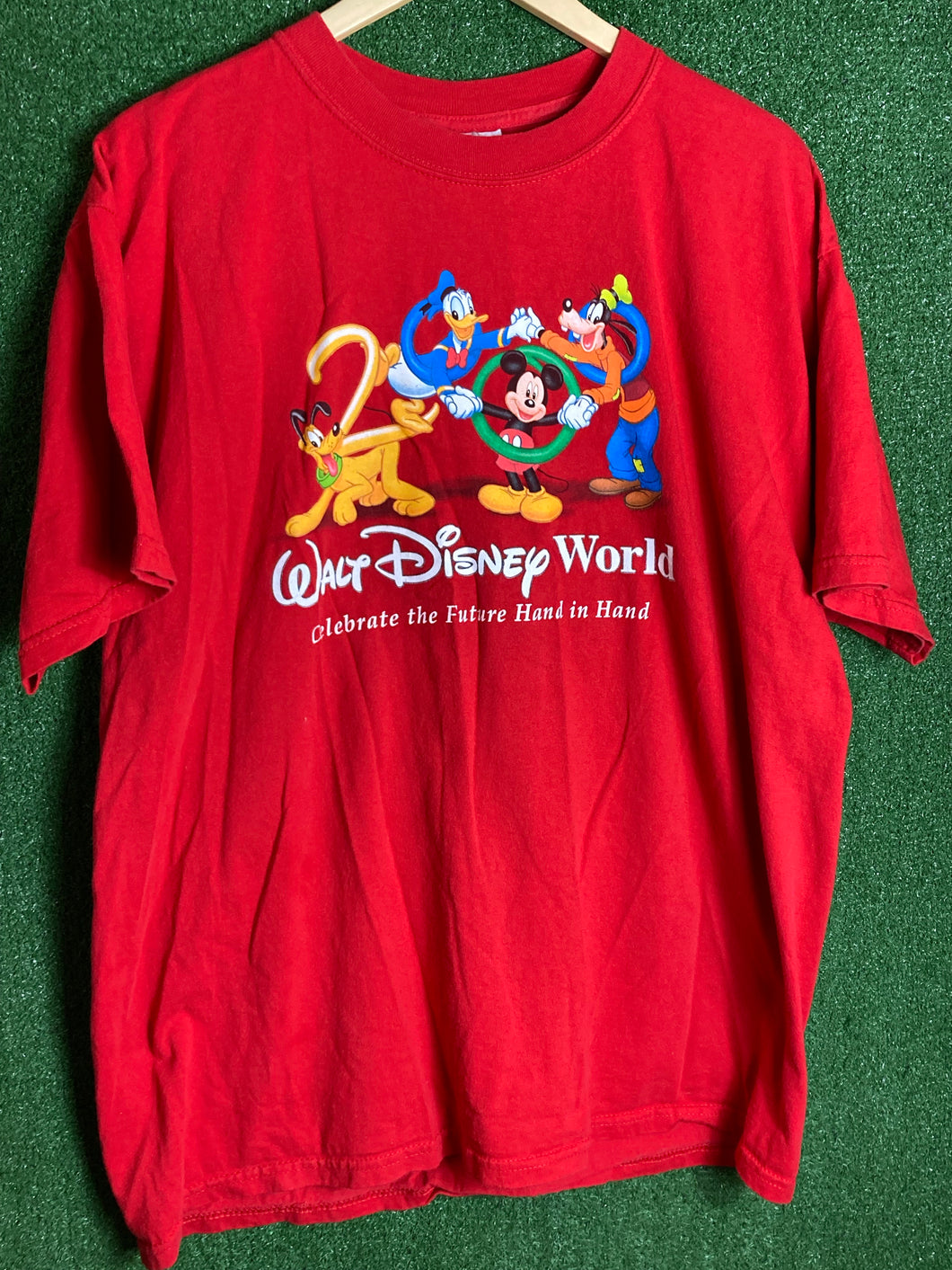 VTG 2000s Disney World Character Shirt Size XL